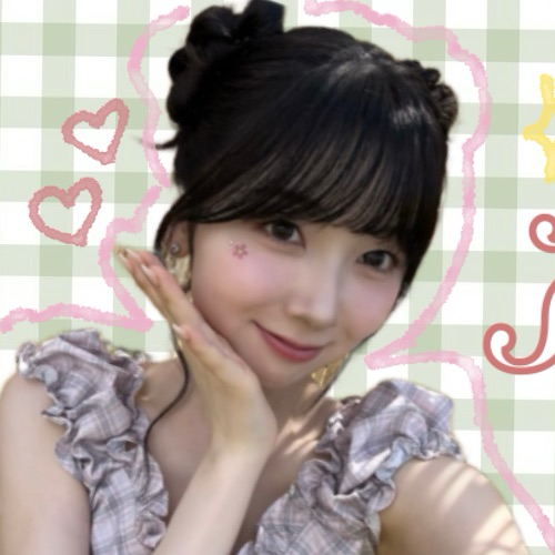A moment captured by Miihi (NiziU)'s fan