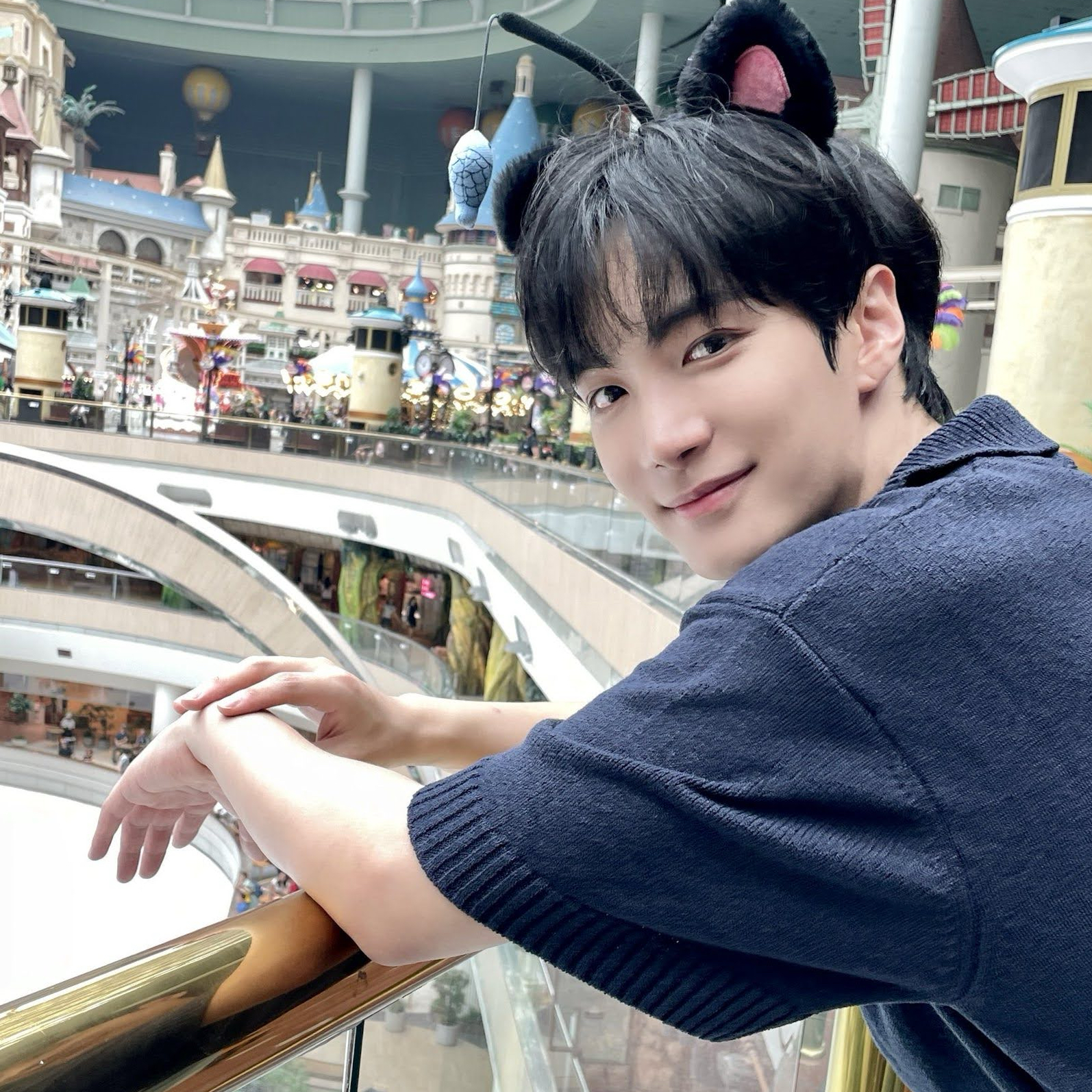 Behind-the-scenes cut of Kim Jonghyeon