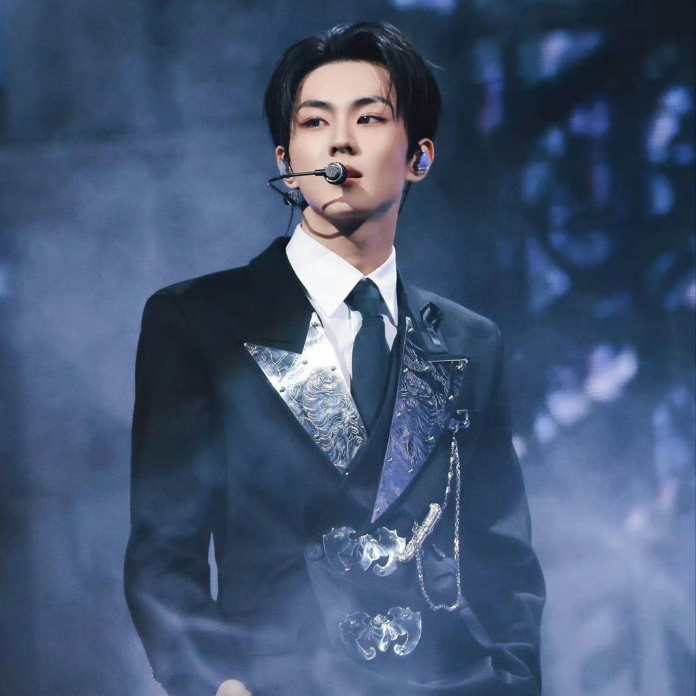 Latest photo of Jungwon (ENHYPEN)