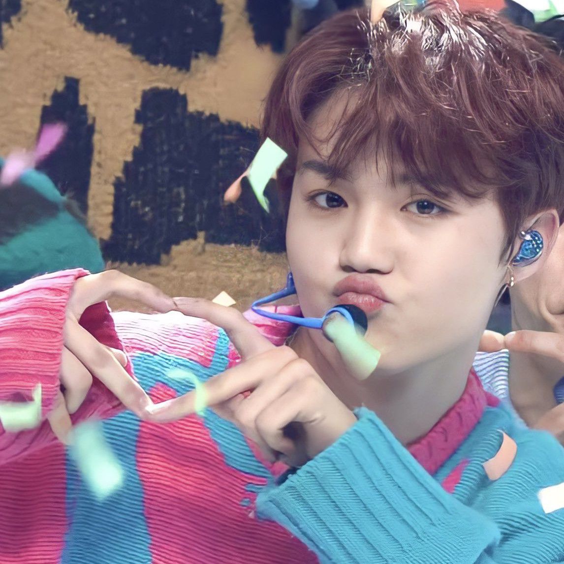 Potret di balik layar Doyoung (TREASURE)