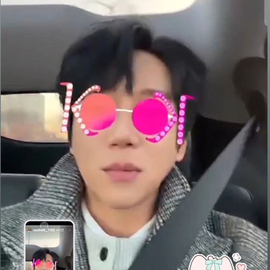 A moment captured by Hwang Chiyeol's fan