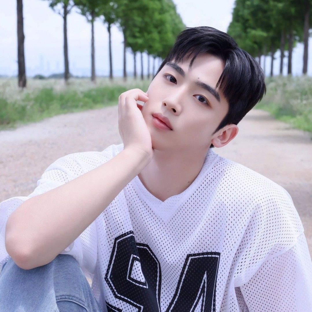 A moment captured by Kim Yohan (WEi)'s fan