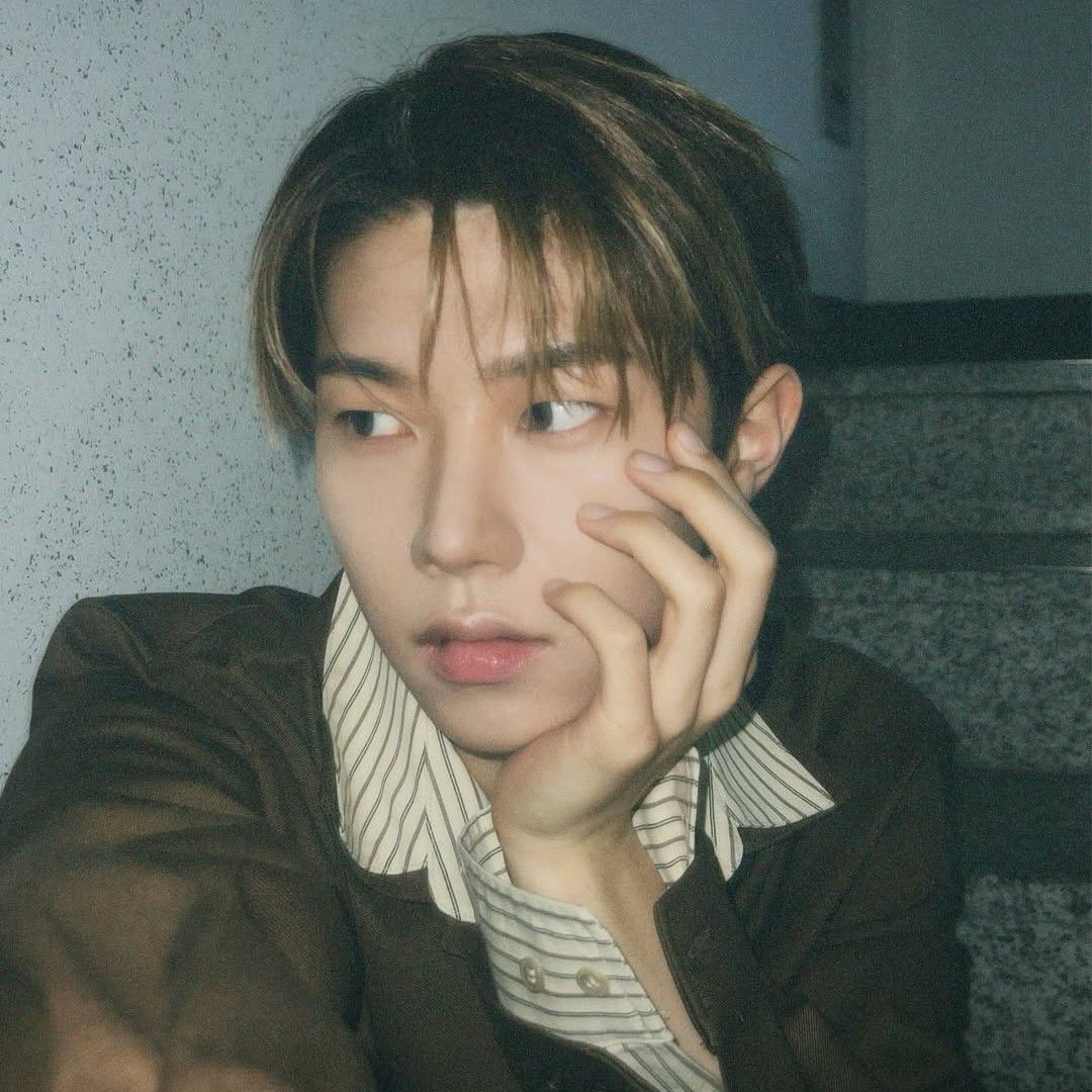 Recent activity shot of Hyunwoo (Xikers)