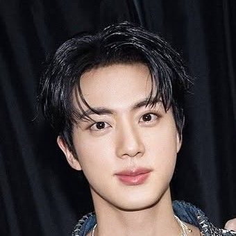 Momen yang diabadikan oleh penggemar Jin (BTS)