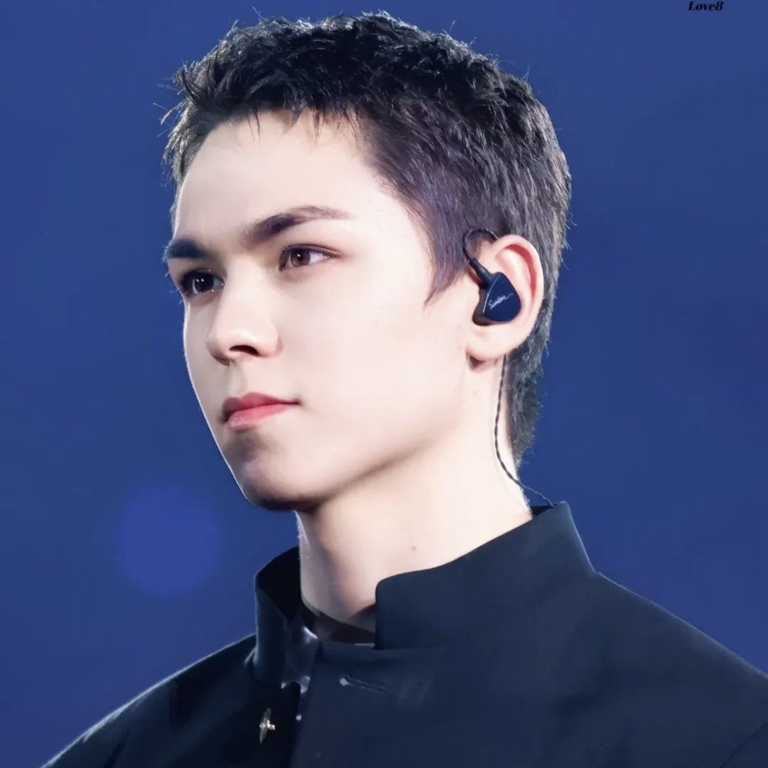 A moment captured by Vernon (SEVENTEEN)'s fan