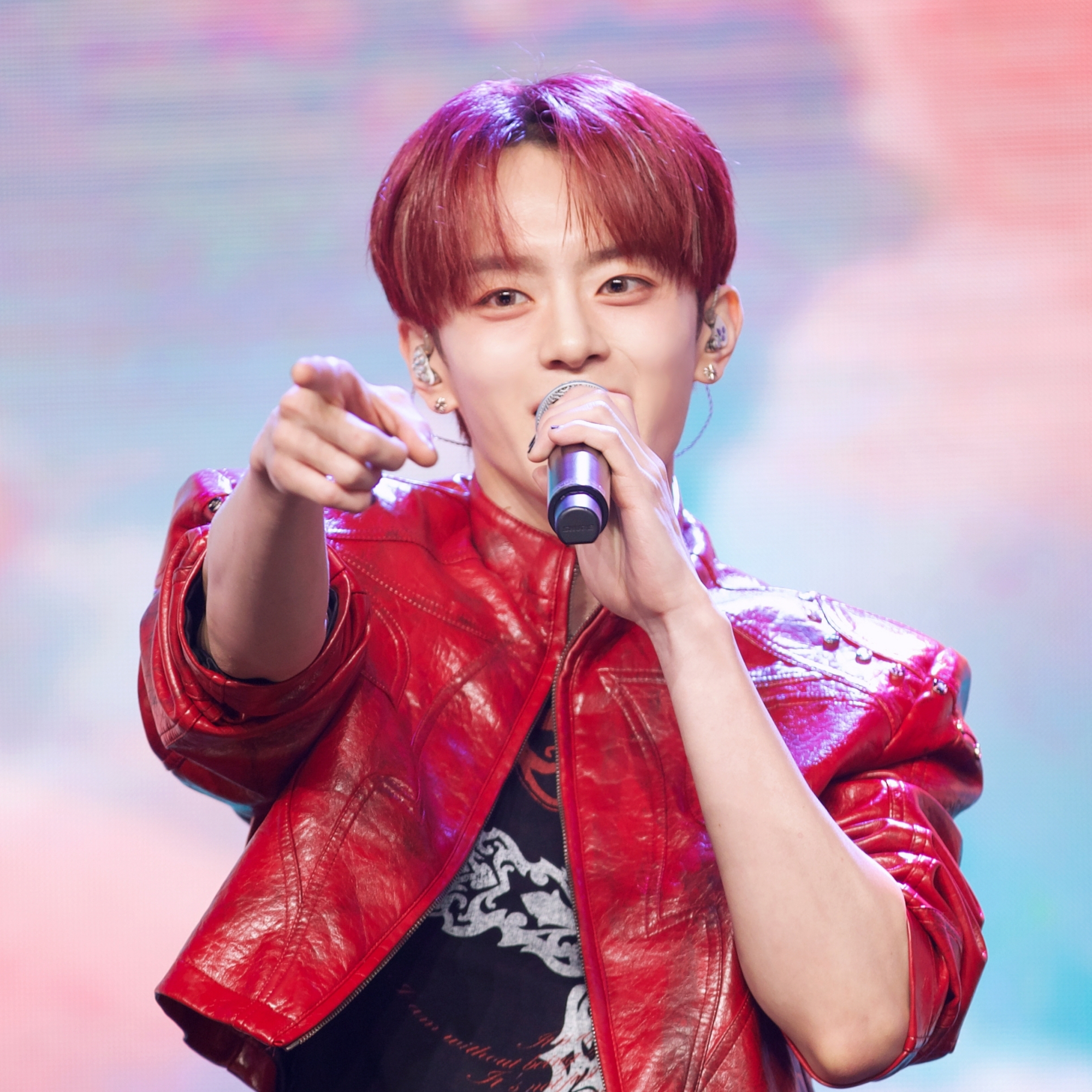 A moment captured by Kangmin (VERIVERY)'s fan