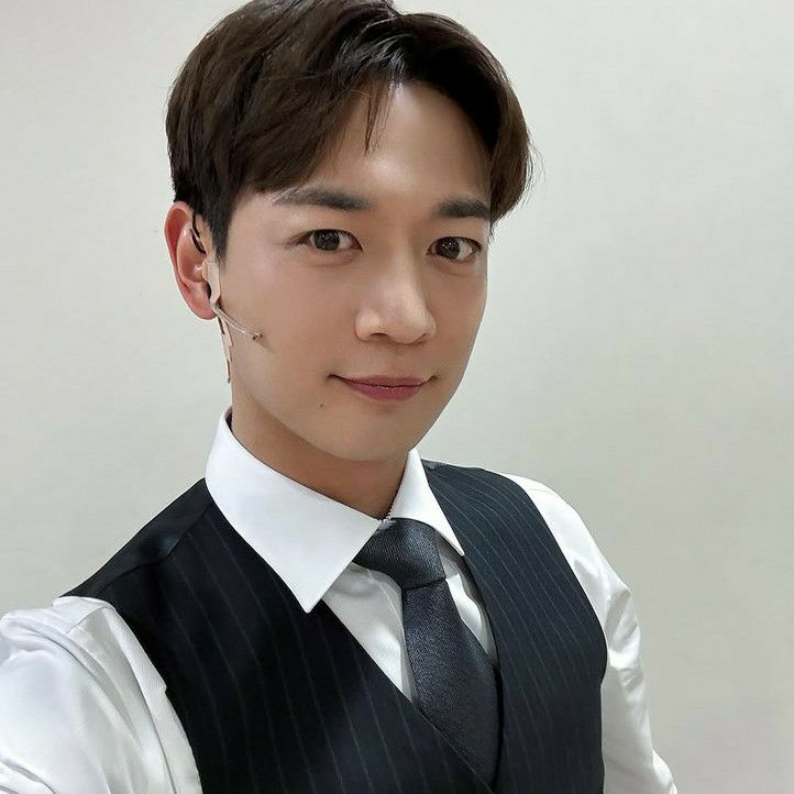 Recent activity shot of Minho (SHINee)