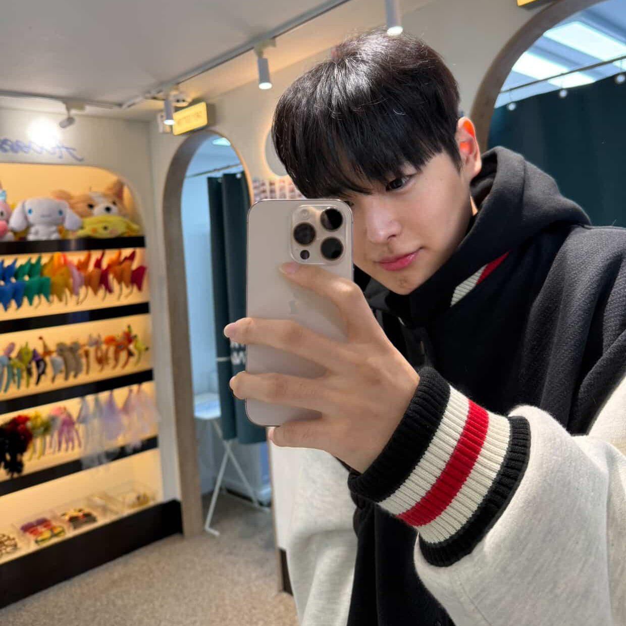 Behind-the-scenes cut of Choi Byungchan