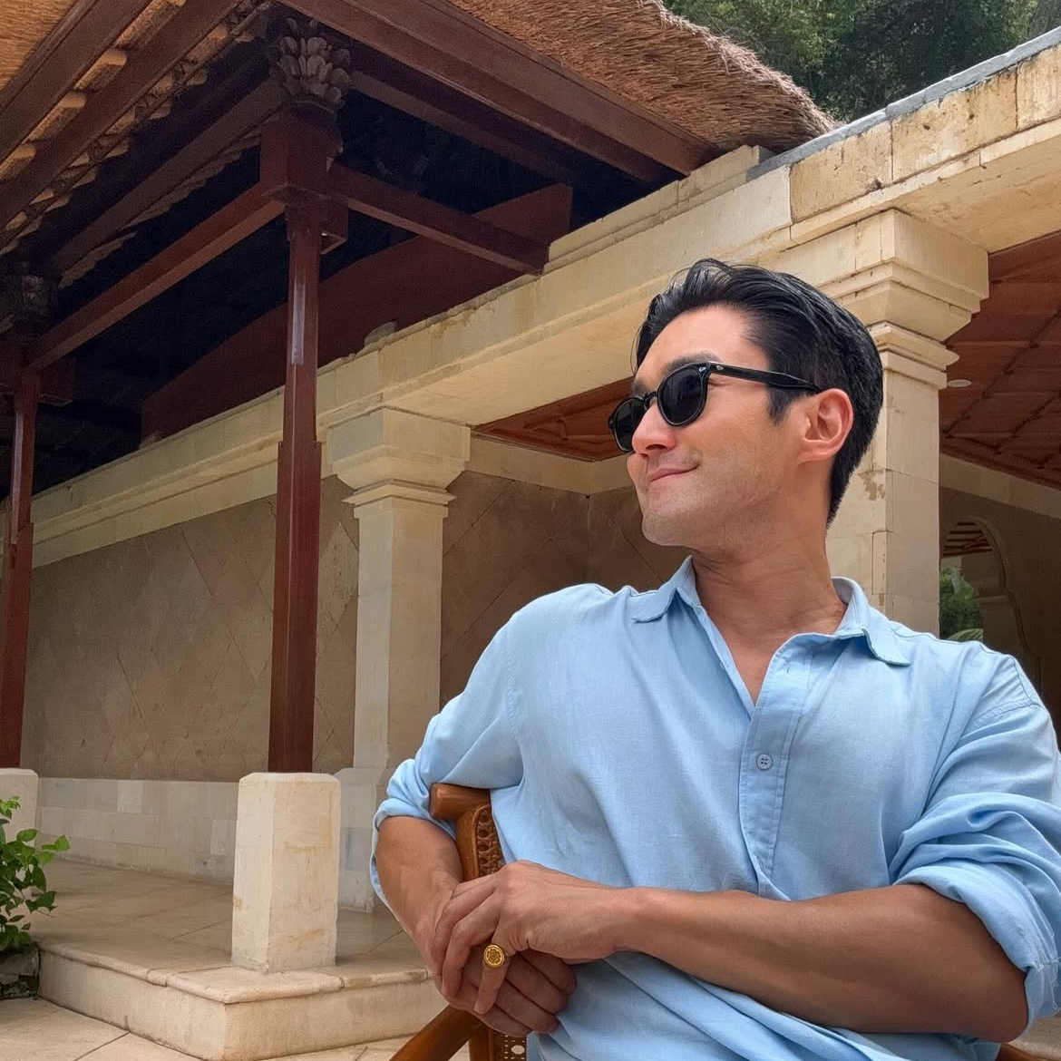 Behind-the-scenes cut of Siwon (Super Junior)
