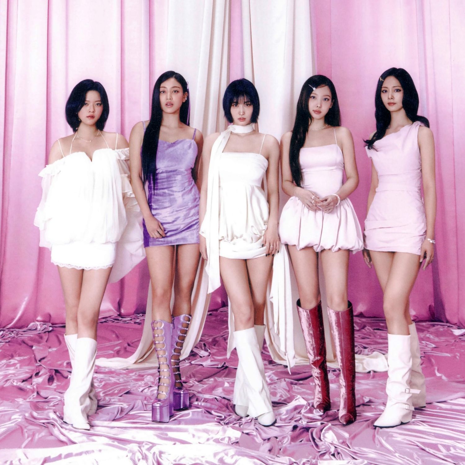 Behind-the-scenes cut of TWICE