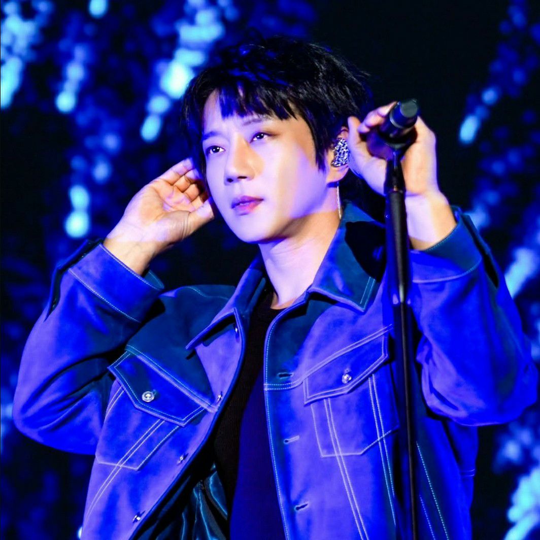 A moment captured by Hwang Chiyeol's fan