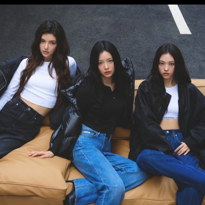 Latest photo of NewJeans