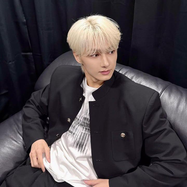 Latest photo of Jun (SEVENTEEN)