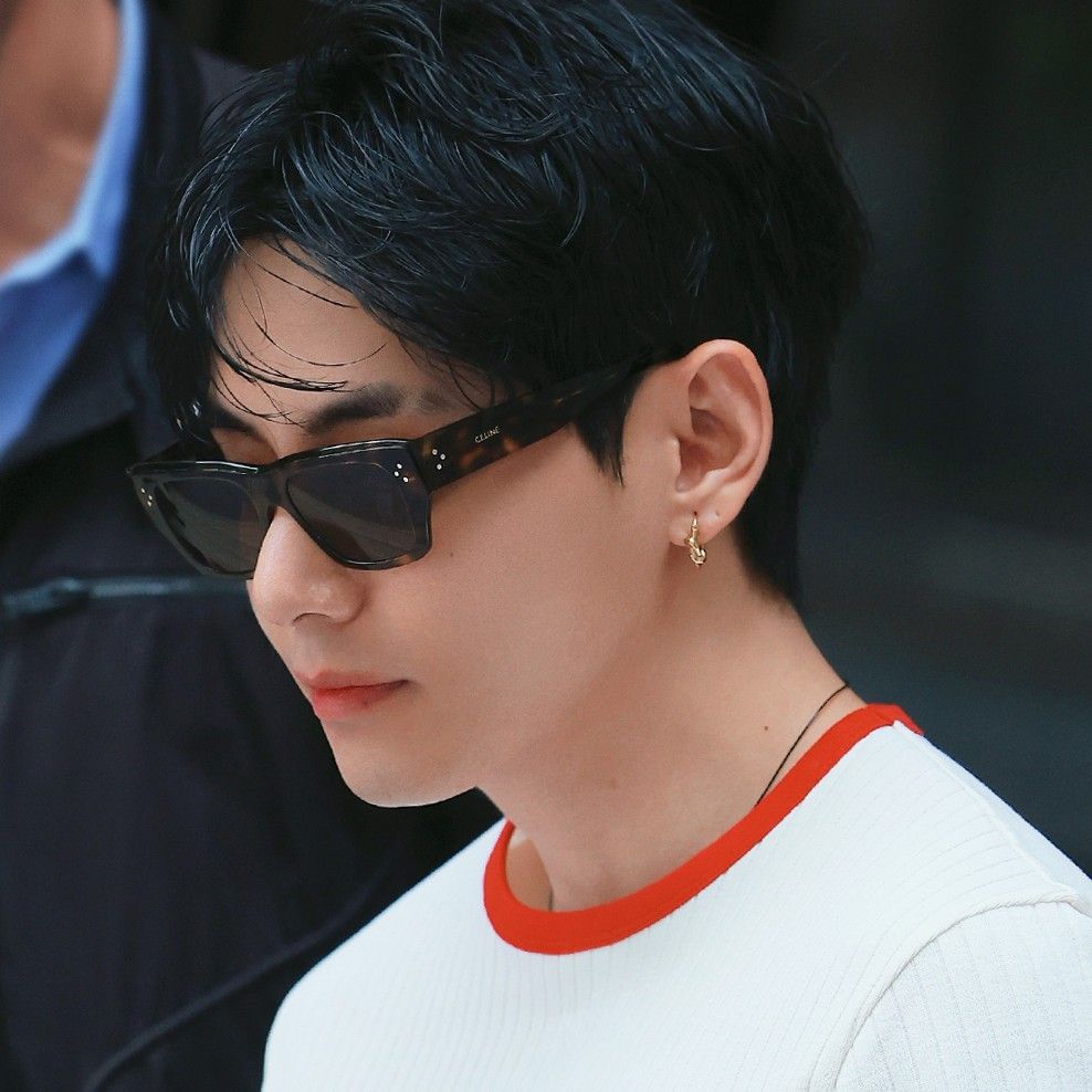 Recent activity shot of V (BTS)