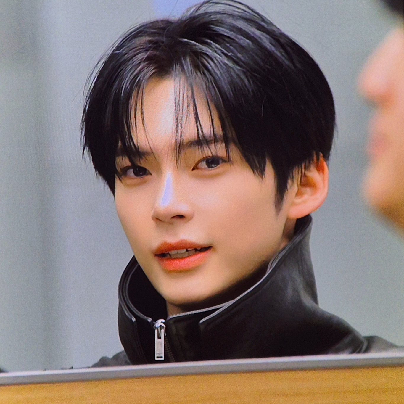 Behind-the-scenes cut of Sung Hanbin (ZEROBASEONE)