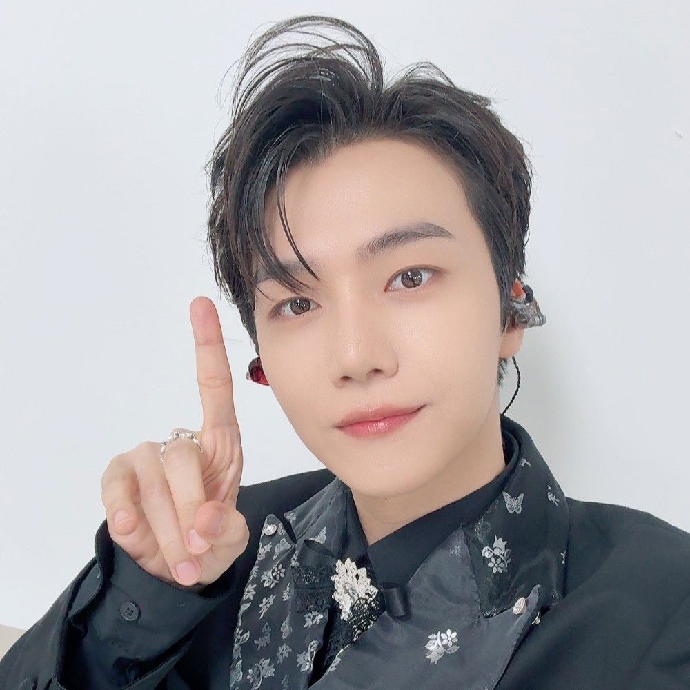 Latest photo of Jinho (PENTAGON)