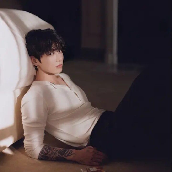 Foto aktivitas terbaru Jungkook (BTS)