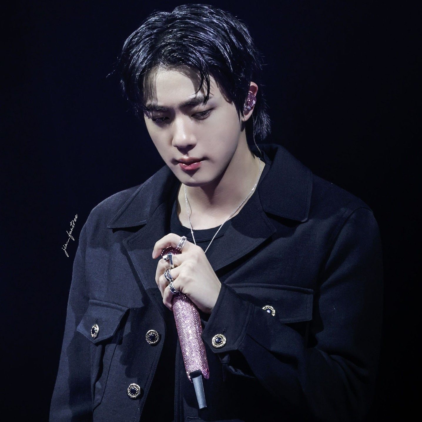 진 (방탄소년단)의 최신 사진