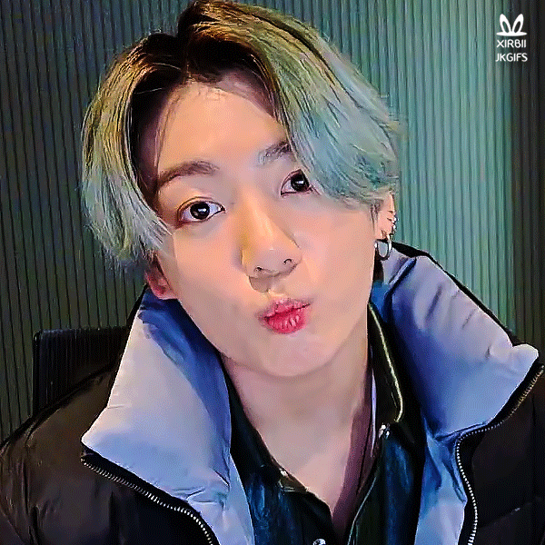 Foto aktivitas terbaru Jungkook (BTS)