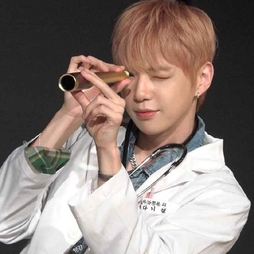A moment captured by Kang Daniel's fan