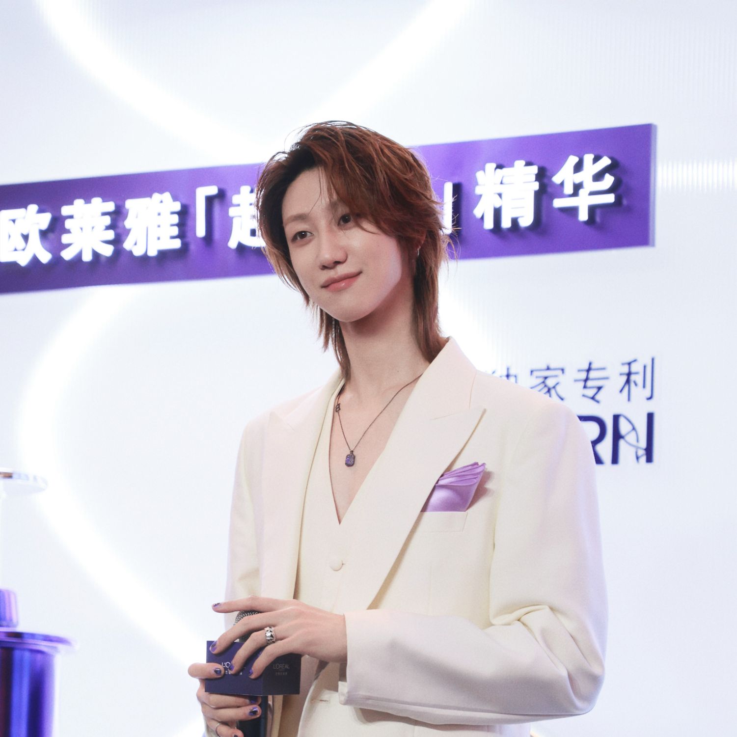 Behind-the-scenes cut of The 8 (SEVENTEEN)