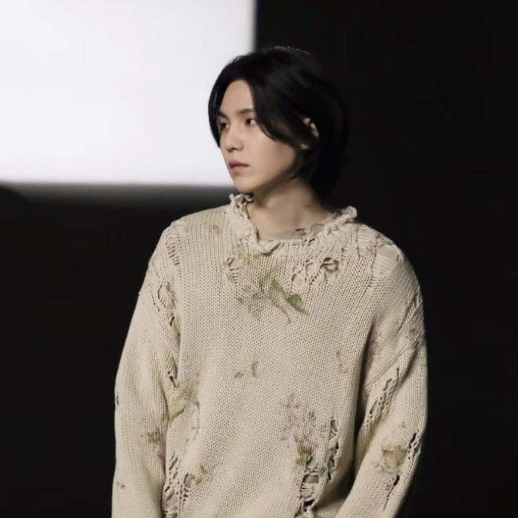 Latest photo of SUGA (BTS)