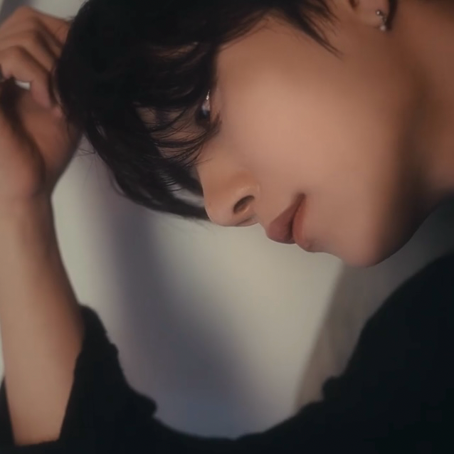Behind-the-scenes cut of Joshua (SEVENTEEN)