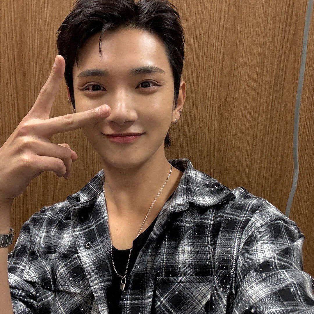 Recent activity shot of Joshua (SEVENTEEN)