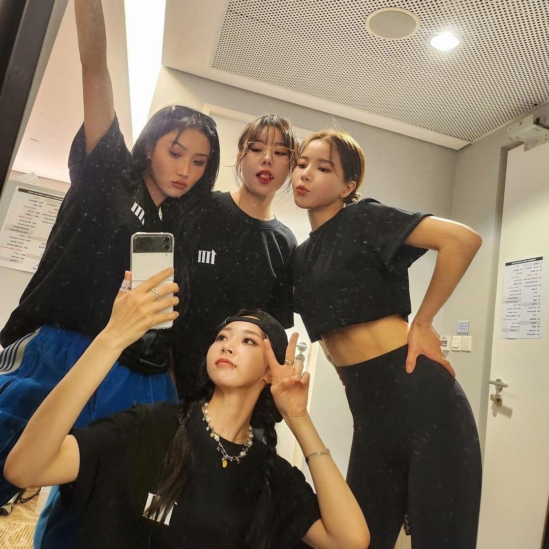 Recent activity shot of MAMAMOO