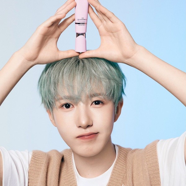 Signature photo of Renjun (NCT DREAM) capturing their charm