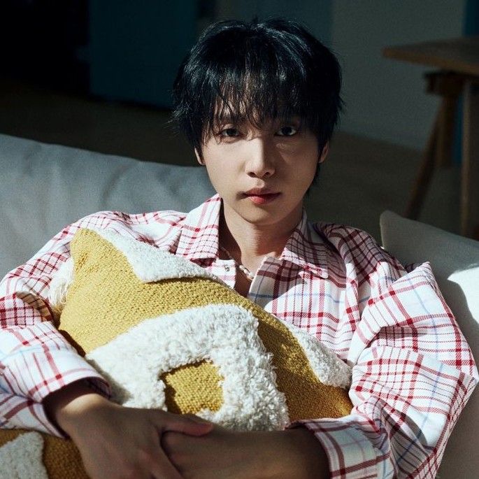 Recent activity shot of Jeong Sewoon