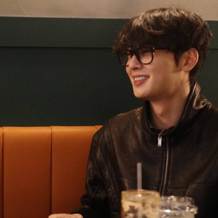 Latest photo of Eunwoo (ASTRO)