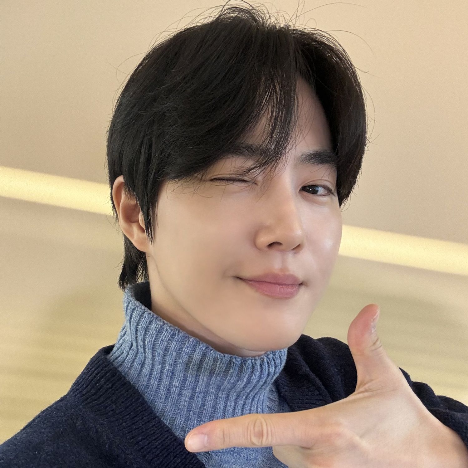 Behind-the-scenes cut of Suho (EXO)