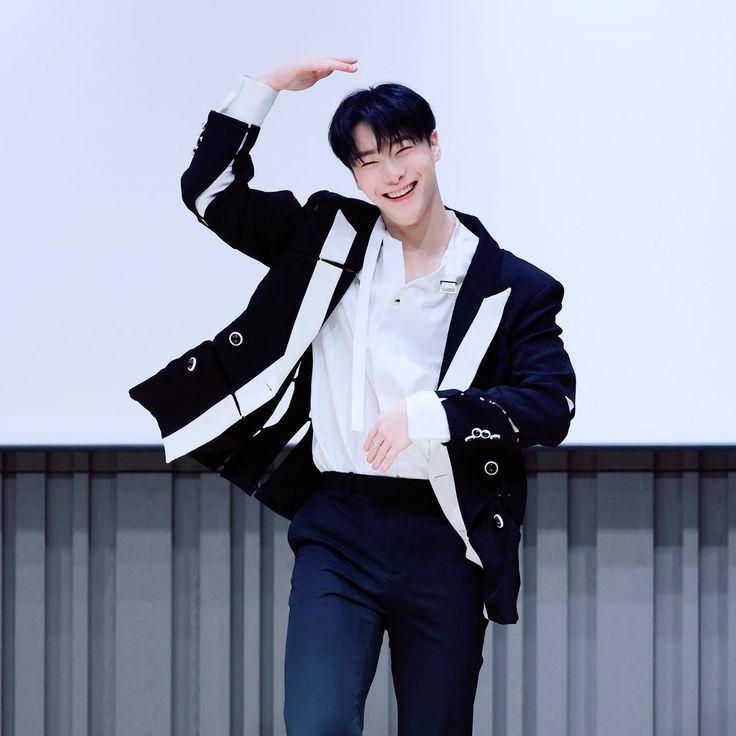 A moment captured by ASTRO's fan