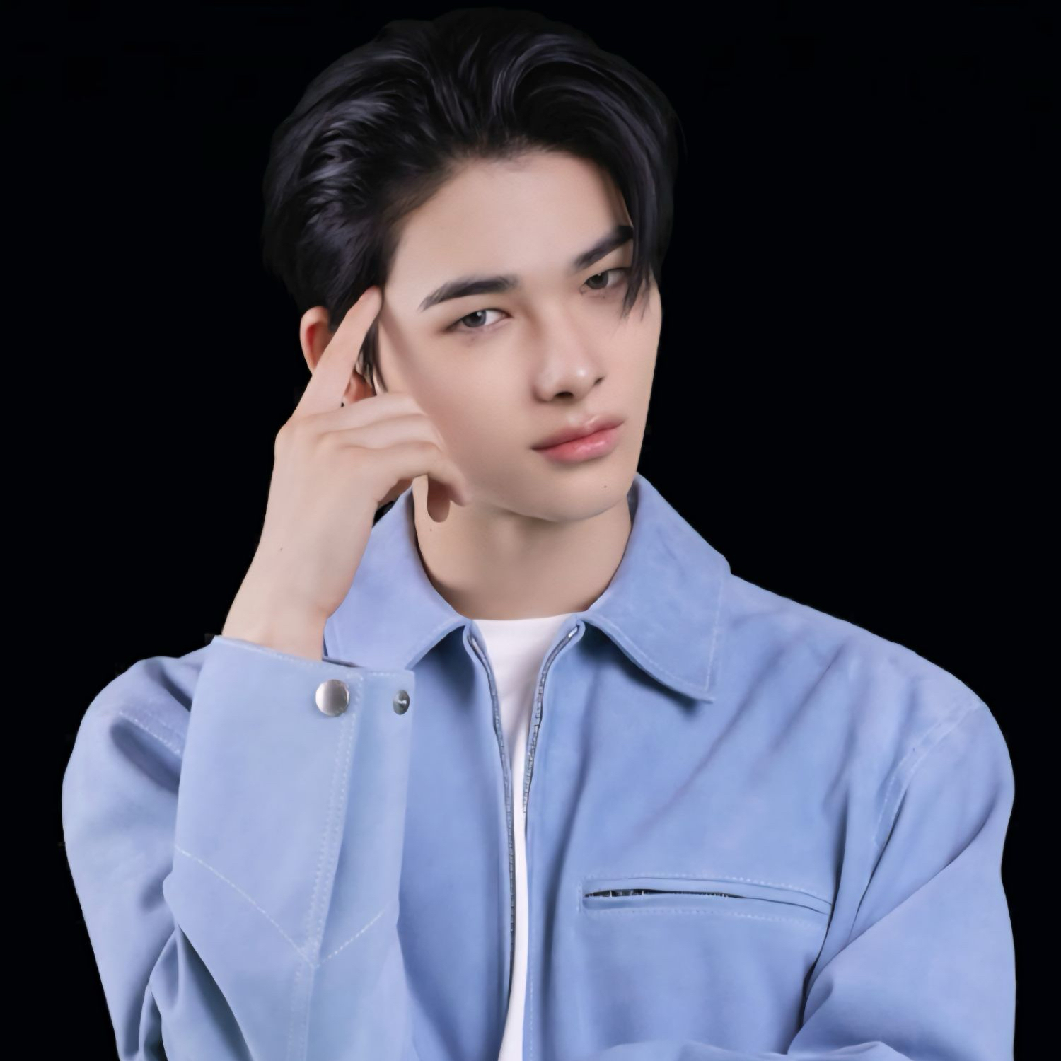Foto aktivitas terbaru NI-KI (ENHYPEN)