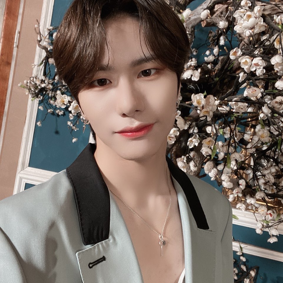 A moment captured by VICTON's fan