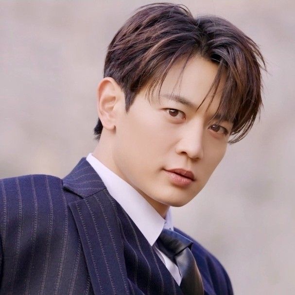 Recent activity shot of Minho (SHINee)