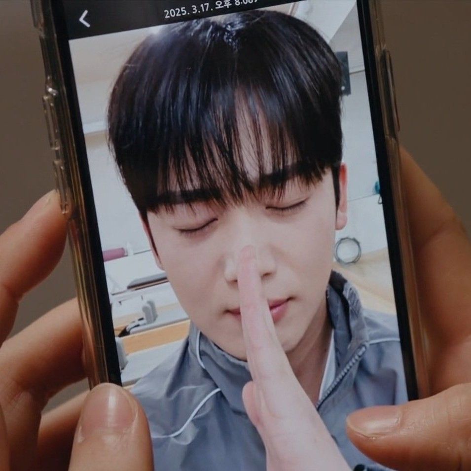 Behind-the-scenes cut of Kim Yohan (WEi)