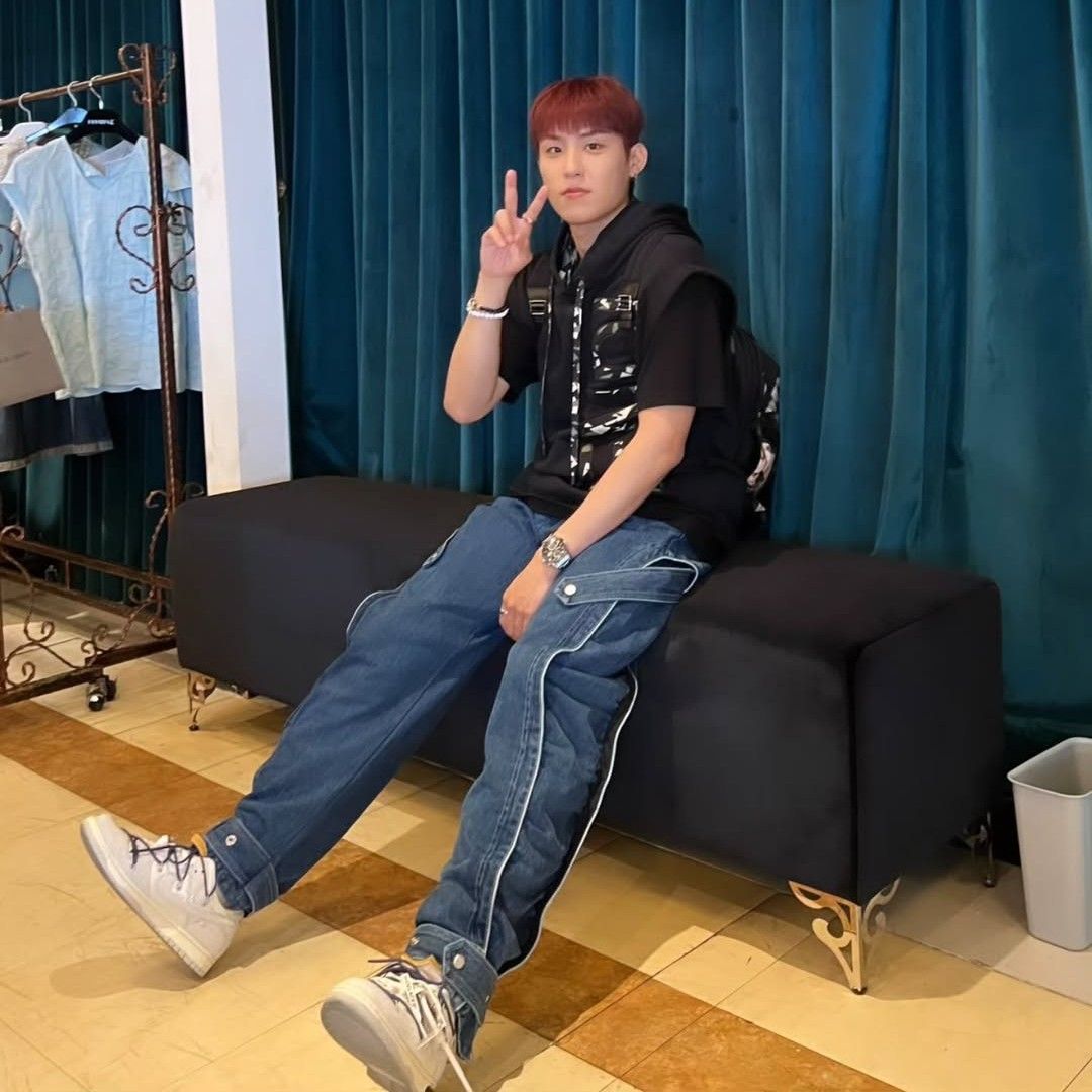 Behind-the-scenes cut of Park Woojin (AB6IX)