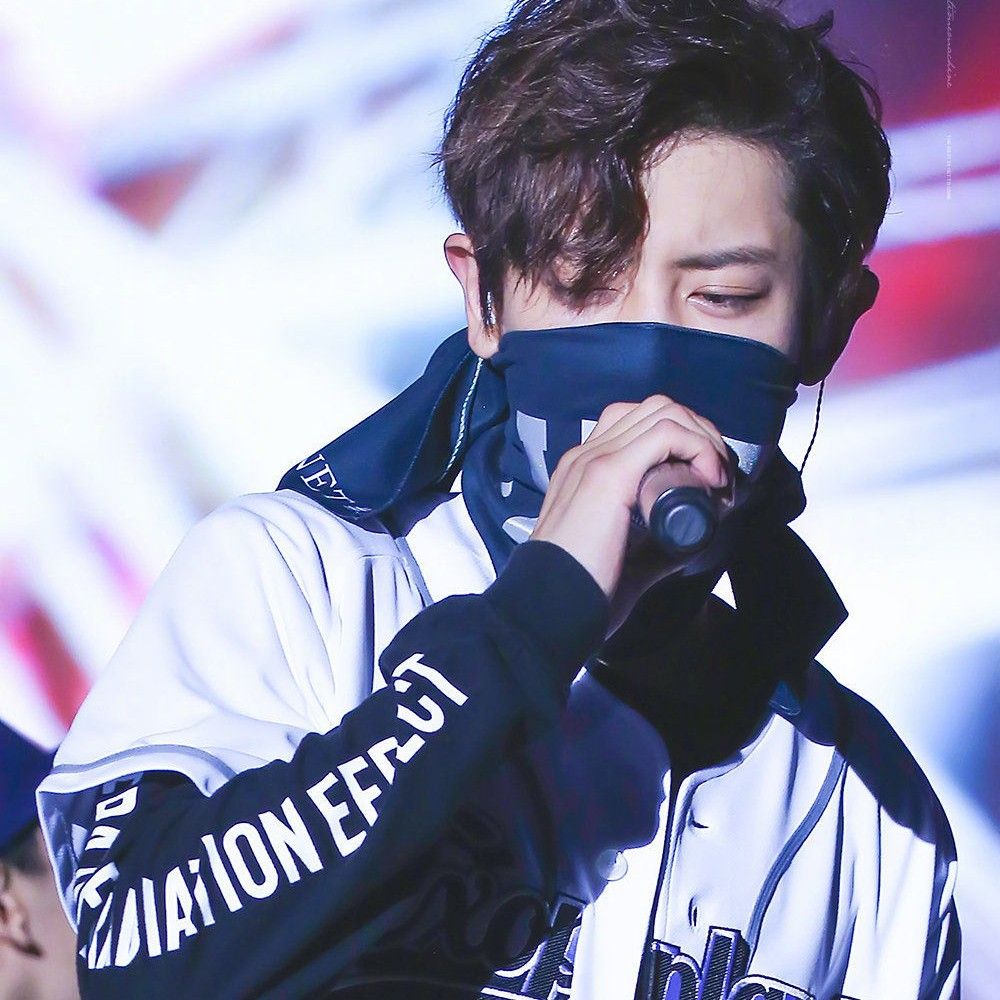 Recent activity shot of Chanyeol (EXO)