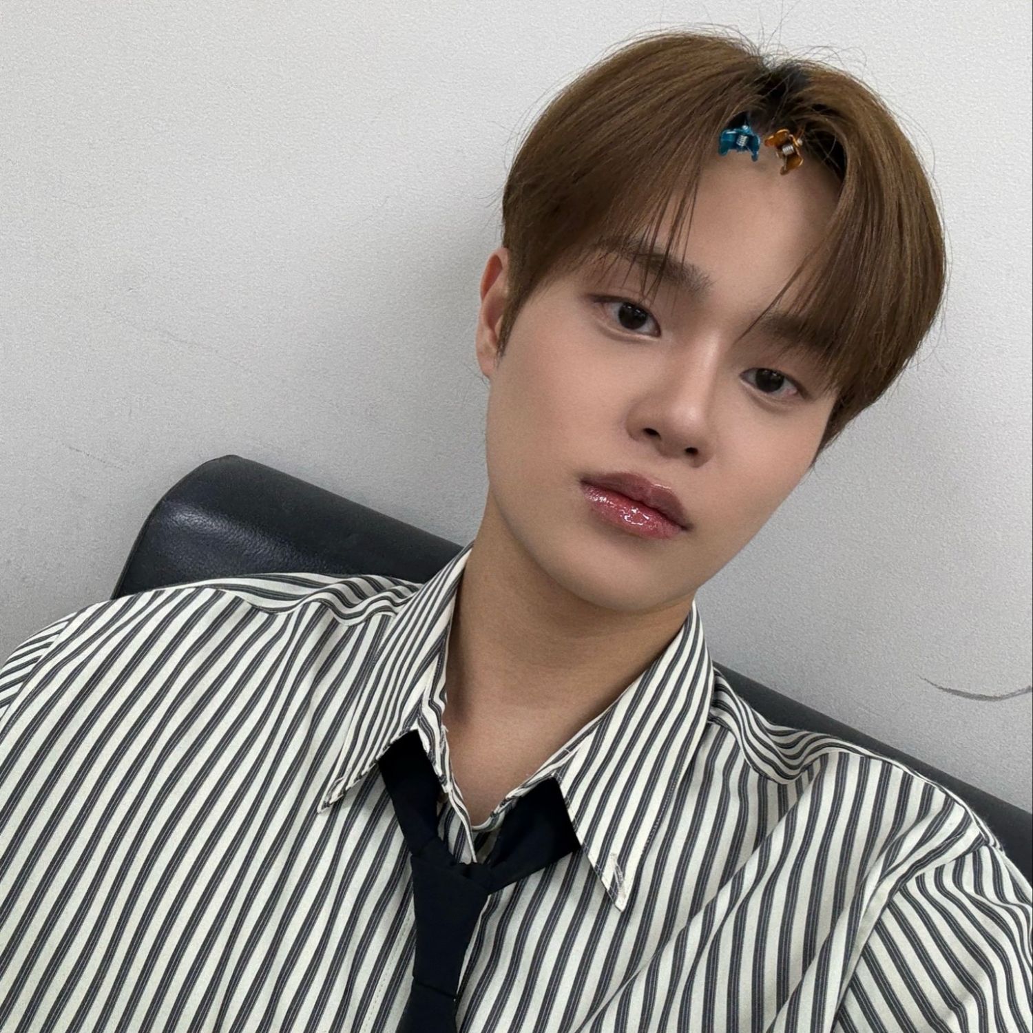 A moment captured by Lee Daehwi (AB6IX)'s fan