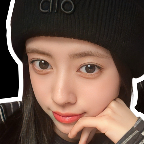 Foto aktivitas terbaru Rima (NiziU)