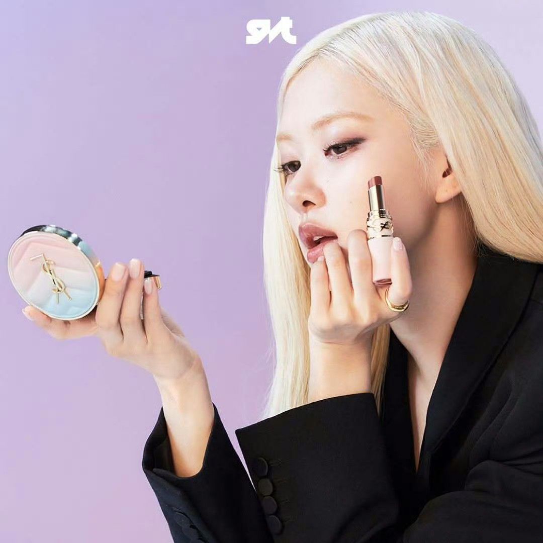 Recent activity shot of ROSÉ (BLACKPINK)