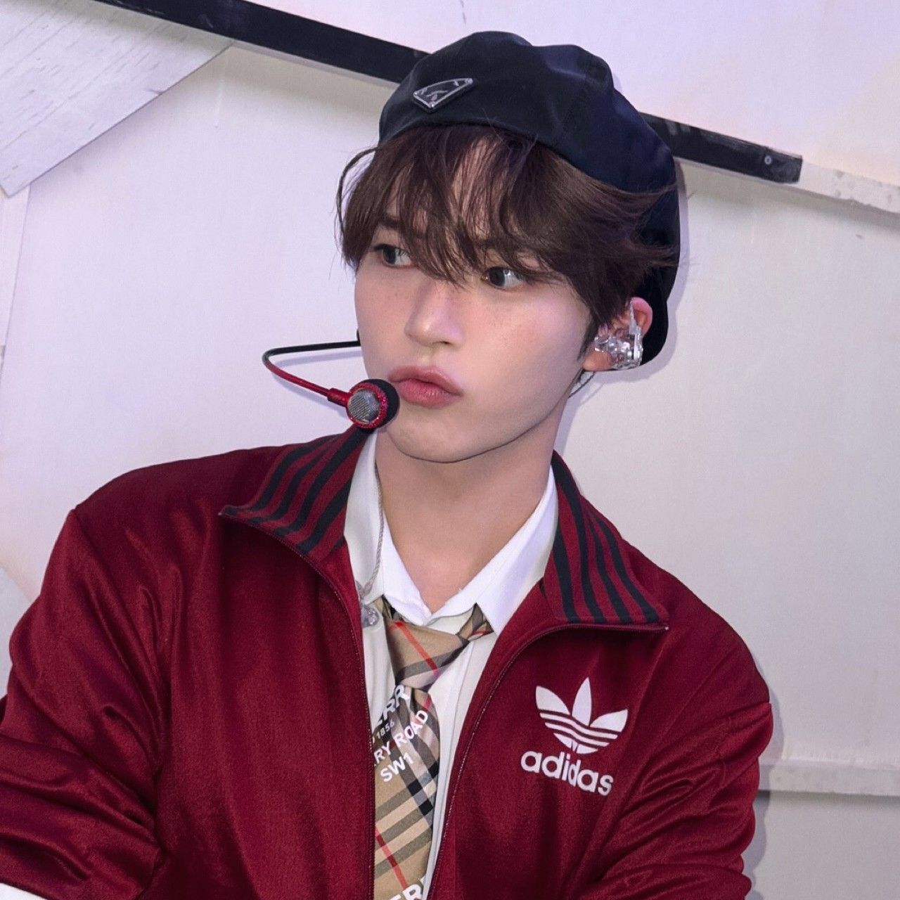 Behind-the-scenes cut of Sung Hanbin (ZEROBASEONE)