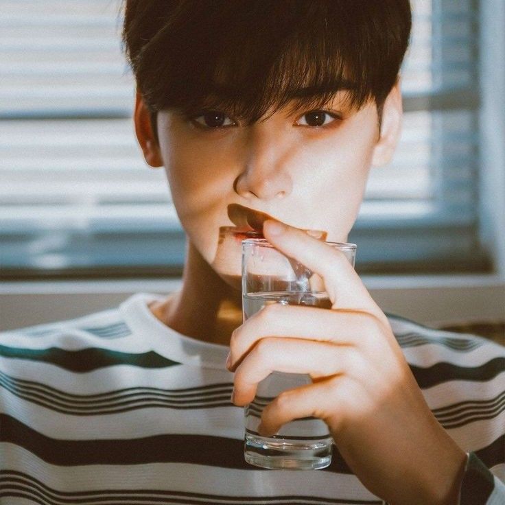 A moment captured by Eunwoo (ASTRO)'s fan