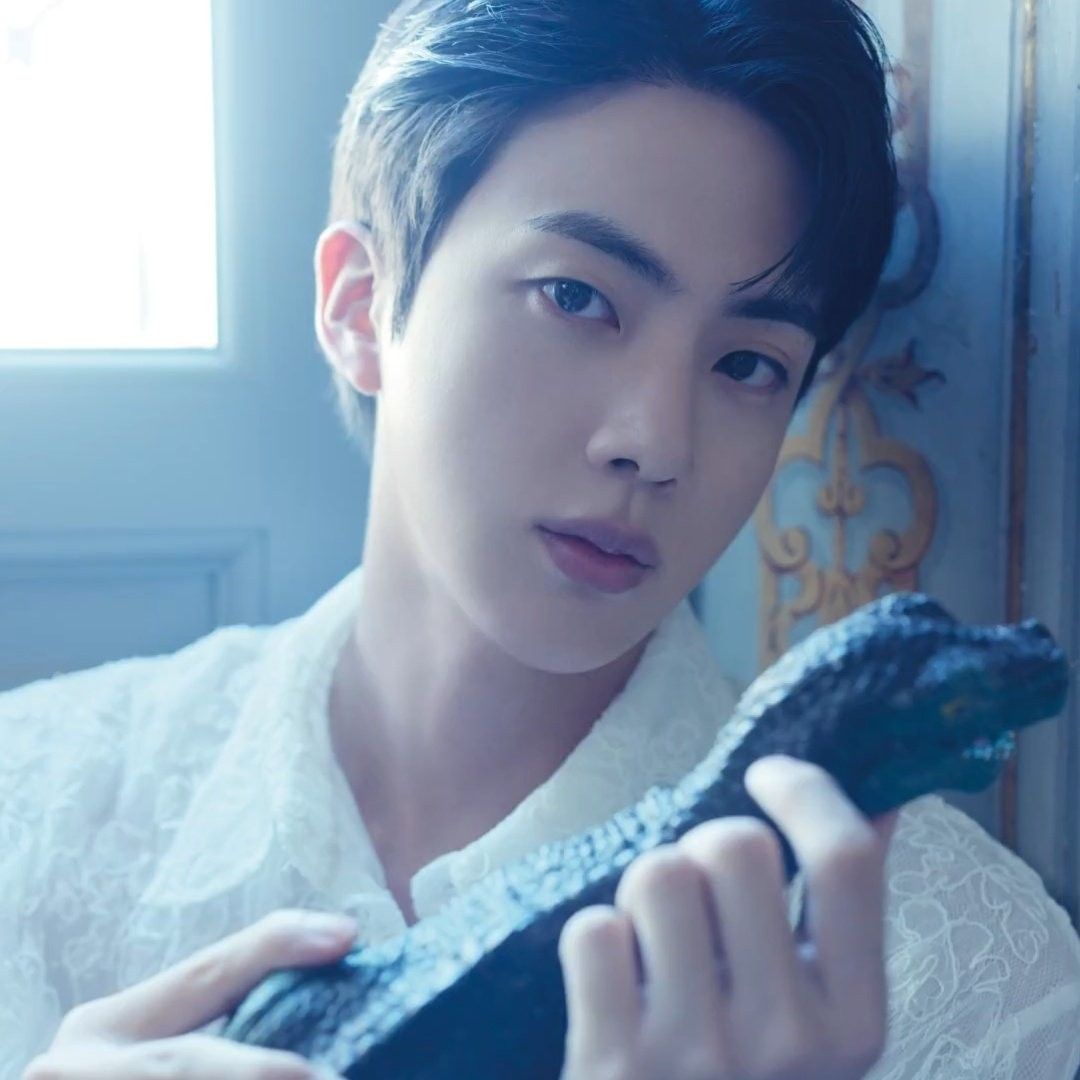 Behind-the-scenes cut of Jin (BTS)