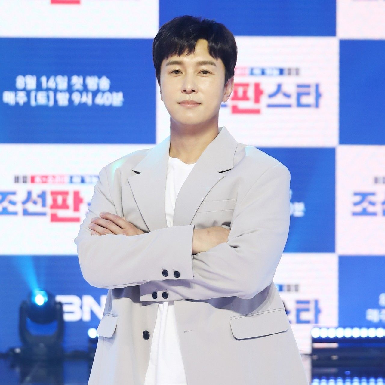 Behind-the-scenes cut of Kim Dongwan (SHINHWA)