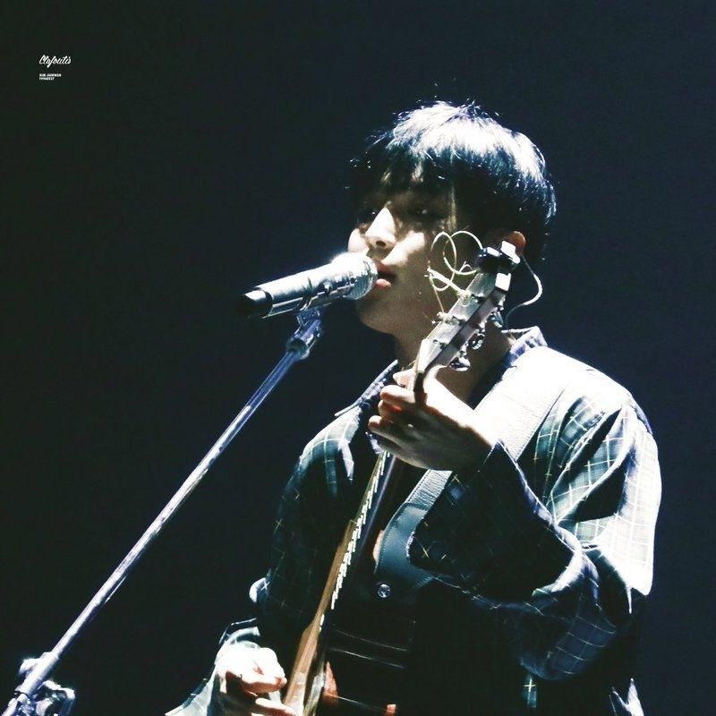 A moment captured by Kim Jaehwan's fan