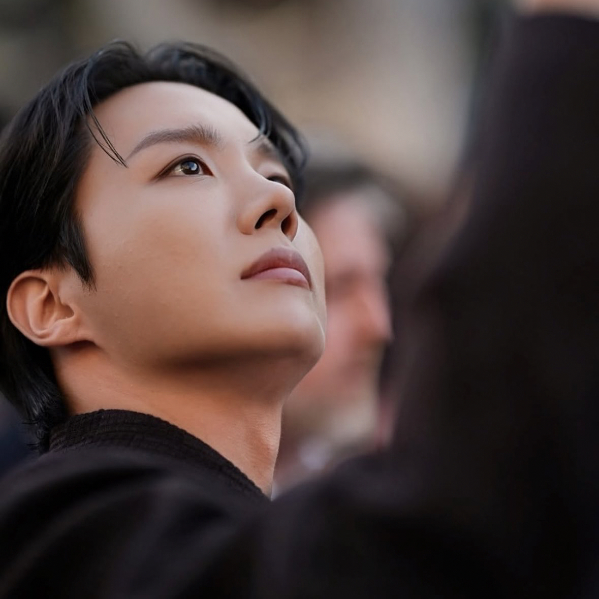 Behind-the-scenes cut of BTS