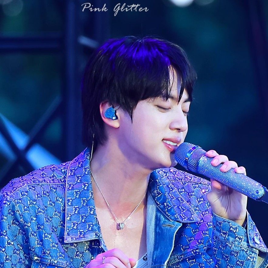 Foto aktivitas terbaru Jin (BTS)